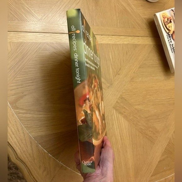 AllRecipes Dinner Tonight hardback cookbook with 400 best loved recipes - Picture 3 of 3